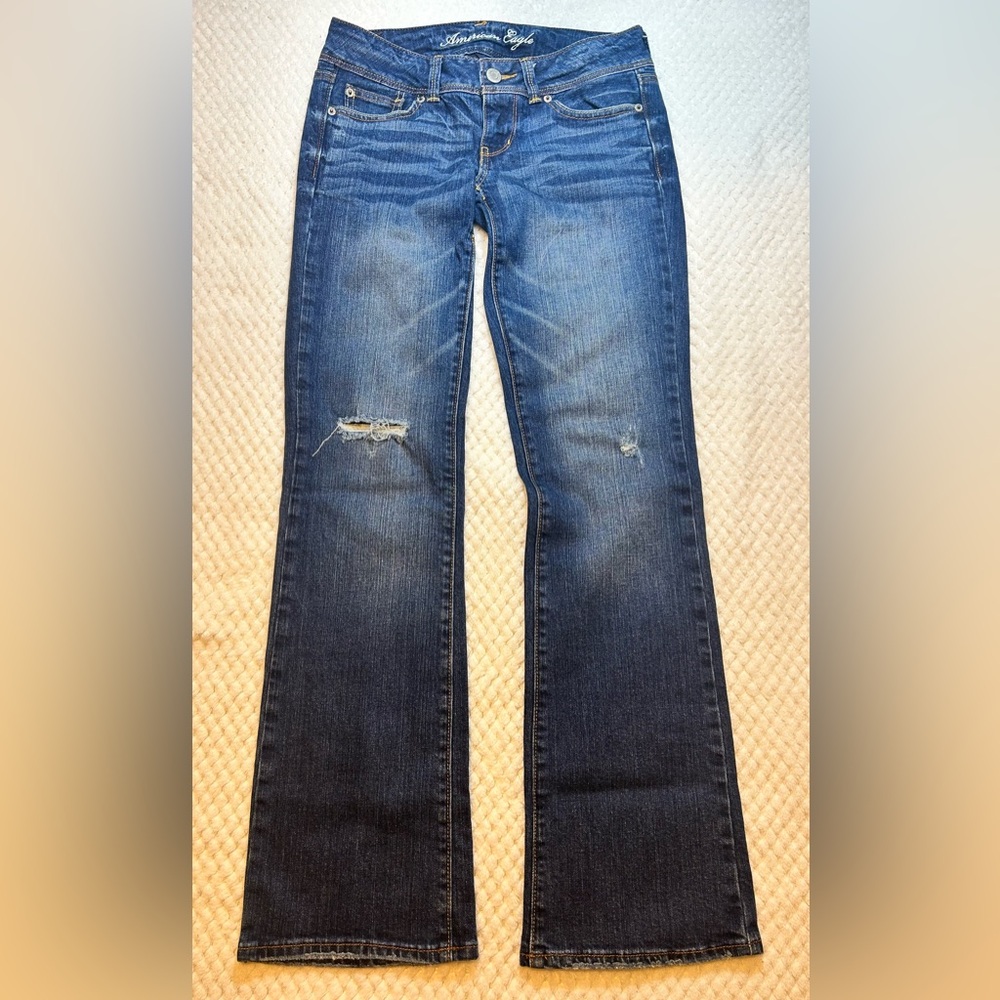 Women's American Eagle low rise slim bootcut  jeans
